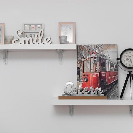 11 Steps' Lovely Studio In The Center 地拉那 外观 照片